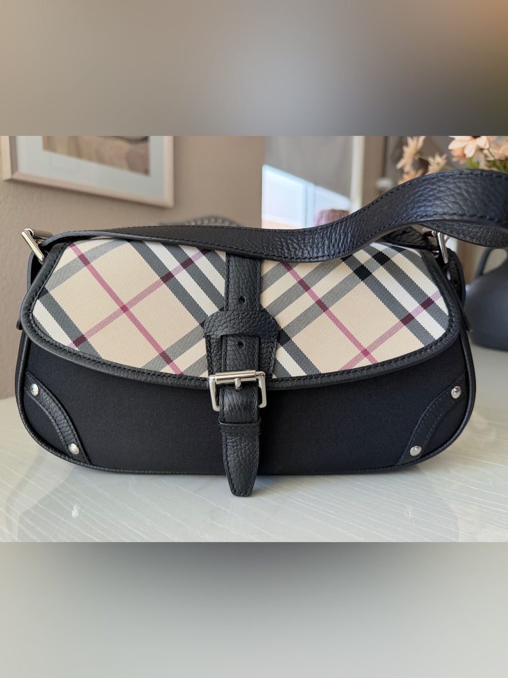 Burberry Nova Check Shoulder Bag – Classic & Timeless